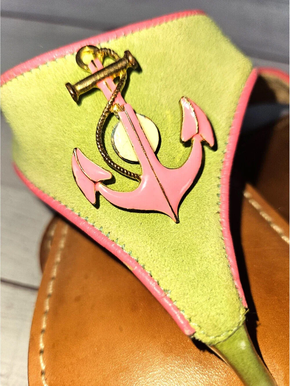 Juno Shoe Girl thong Anchor Sandals with pink anchor on green suede strap size 6